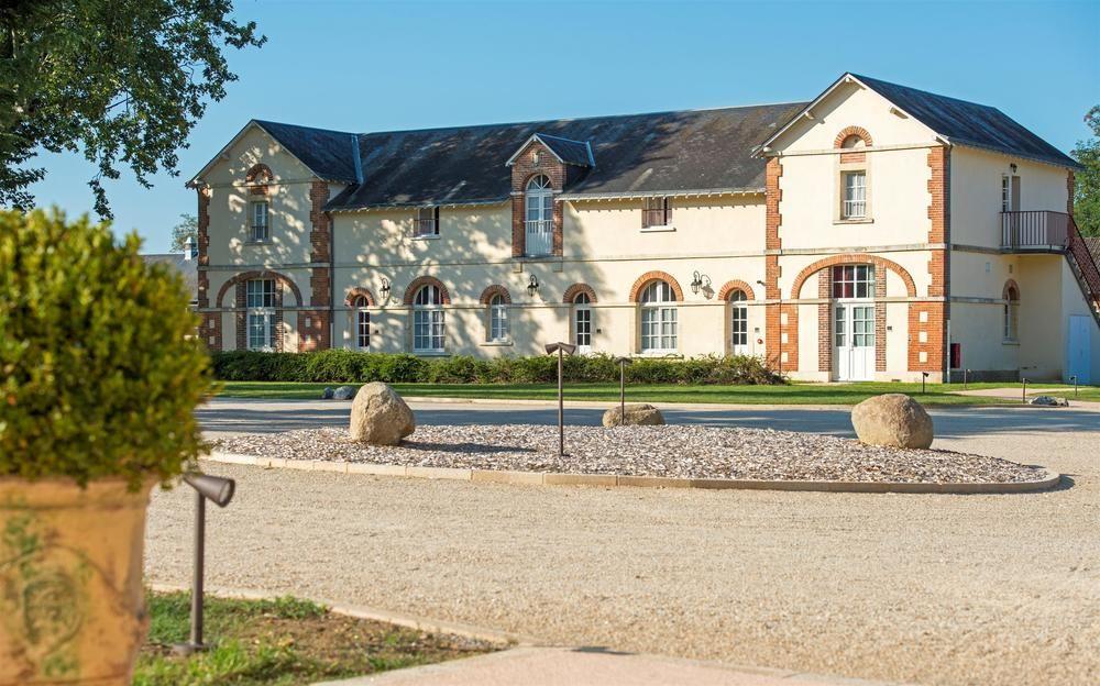 Готель Country Club Yvre-l'Eveque Екстер'єр фото