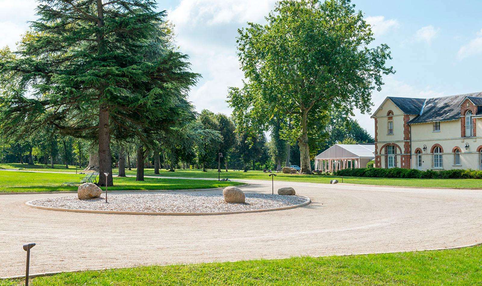 Готель Country Club Yvre-l'Eveque Екстер'єр фото