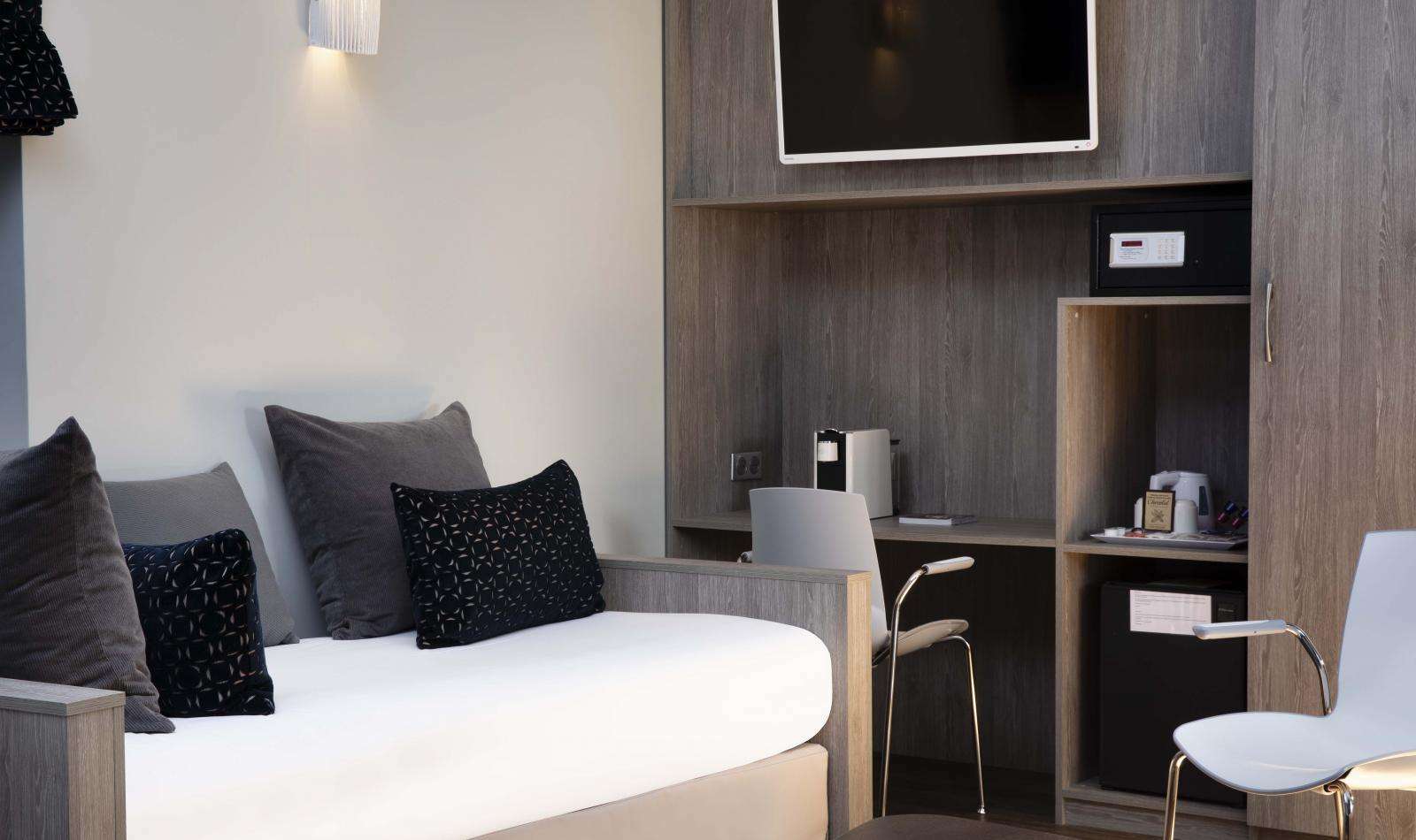 Готель Country Club Yvre-l'Eveque Номер фото