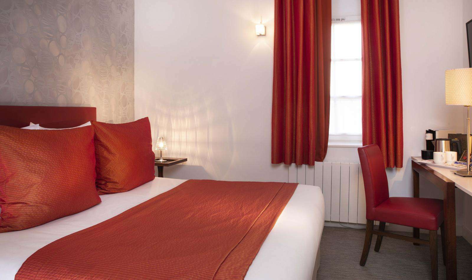 Готель Country Club Yvre-l'Eveque Номер фото